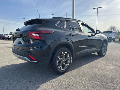 Used 2025 Chevrolet Trax LT image 7