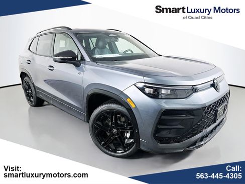 Used 2026 Volkswagen Tiguan SE R-Line image 1