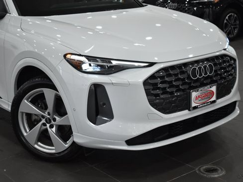Used 2025 Audi Q5 Premium w/ Premium Plus AWD/4WD image 3
