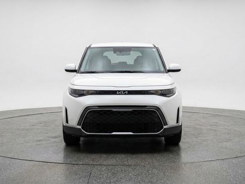 Used 2025 Kia Soul LX w/ LX Technology Package image 2