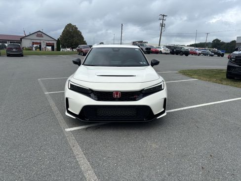 Used 2024 Honda Civic Type R image 2