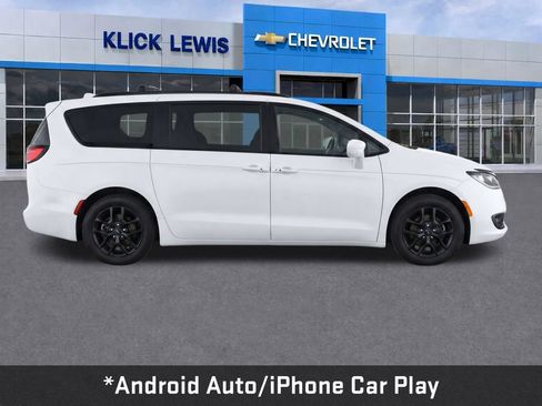 Used 2018 Chrysler Pacifica Touring-L Plus w/ S Appearance Package FWD image 9