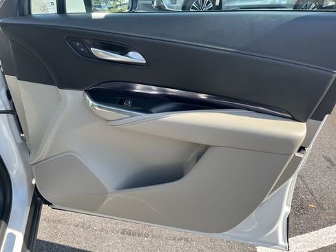 Certified 2022 Cadillac XT4 Luxury w/ Cold Weather Package image 35