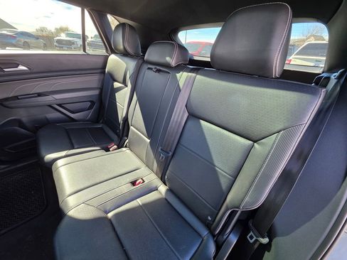 Used 2022 Volkswagen Atlas Cross Sport SE image 8