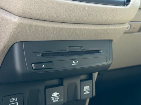 Used 2024 Honda Odyssey Touring image 25