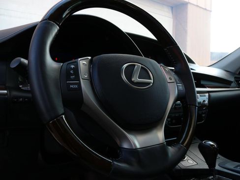 Used 2015 Lexus ES 350 w/ Premium Package image 21