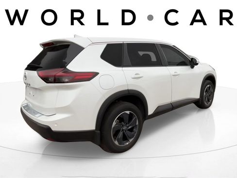 Certified 2025 Nissan Rogue SV image 7