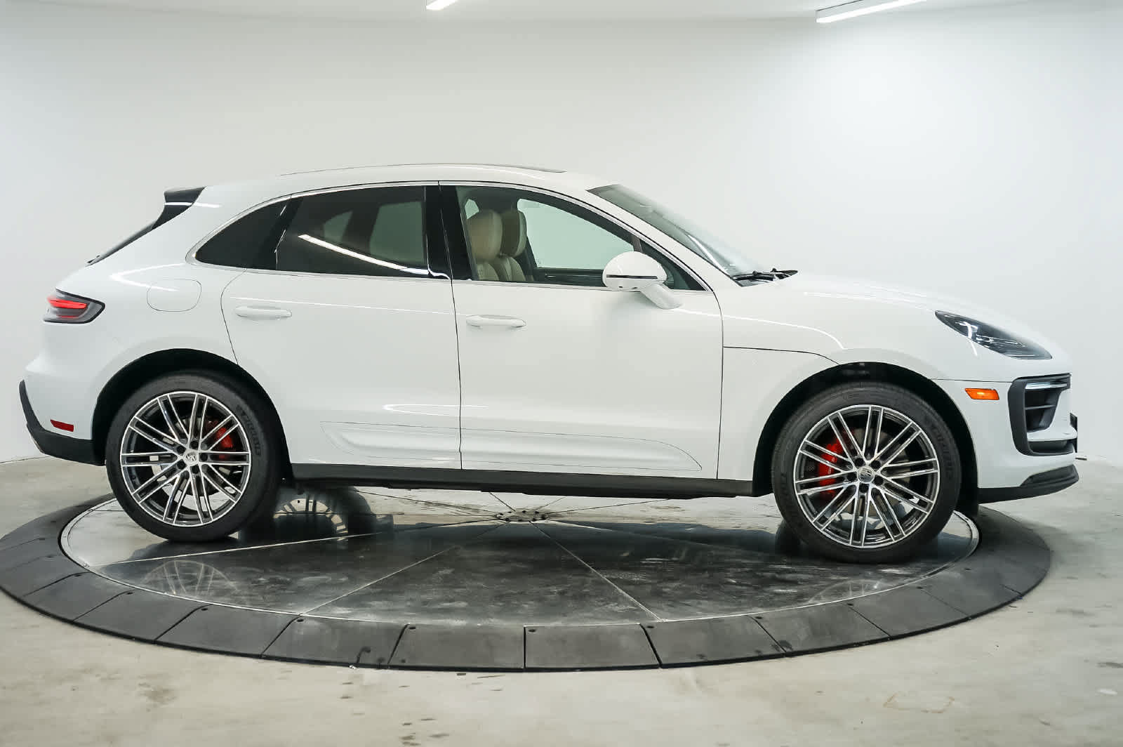 Certified 2026 Porsche Macan S AWD/4WD image 8