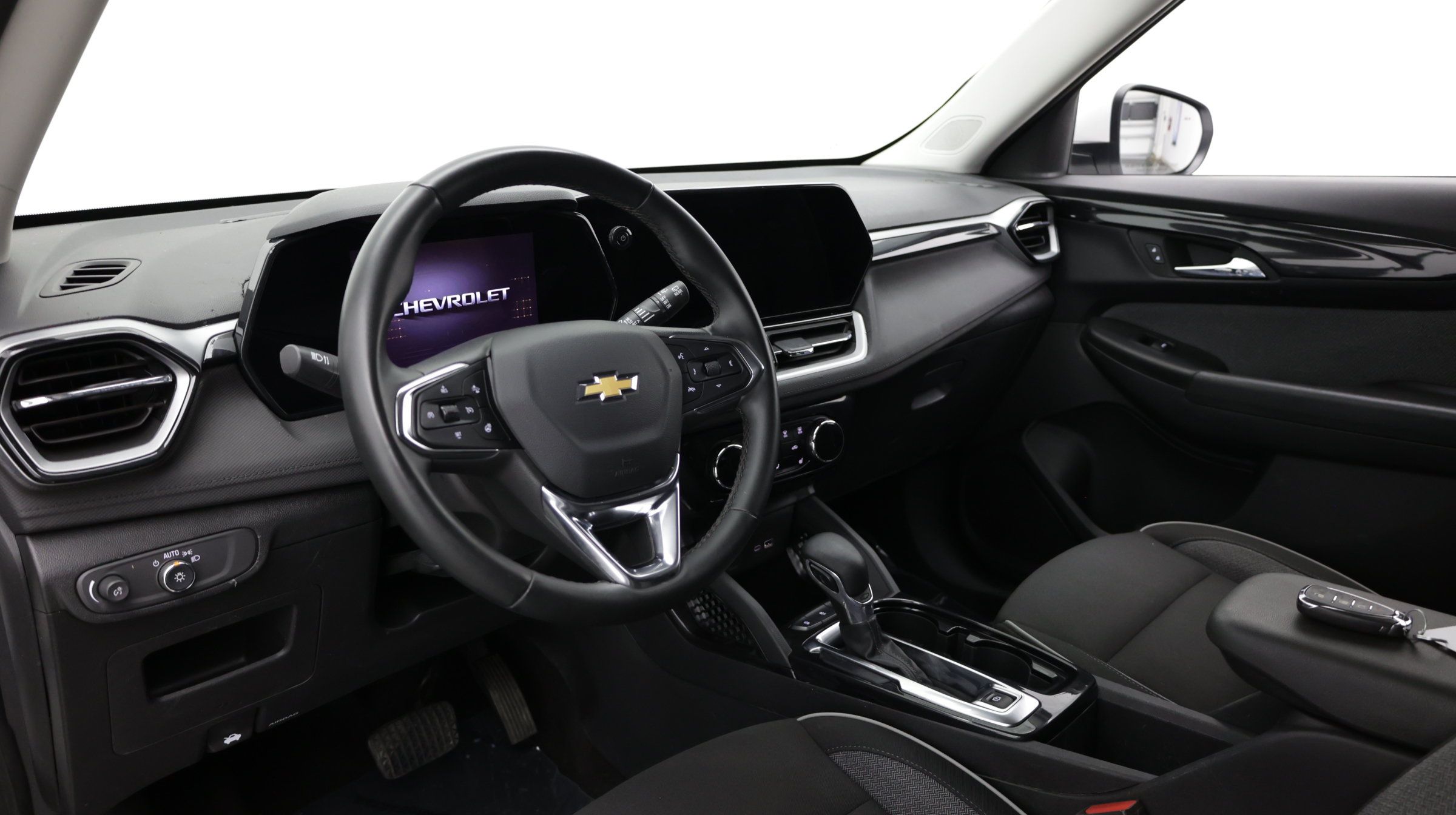 Used 2024 Chevrolet TrailBlazer LT w/ LT Cold Weather Package FWD image 13