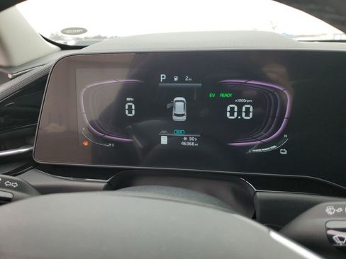 Used 2023 Kia Niro SX Touring image 14