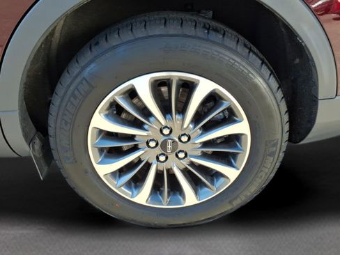 Certified 2023 Lincoln Nautilus Standard w/ Premium Package image 17