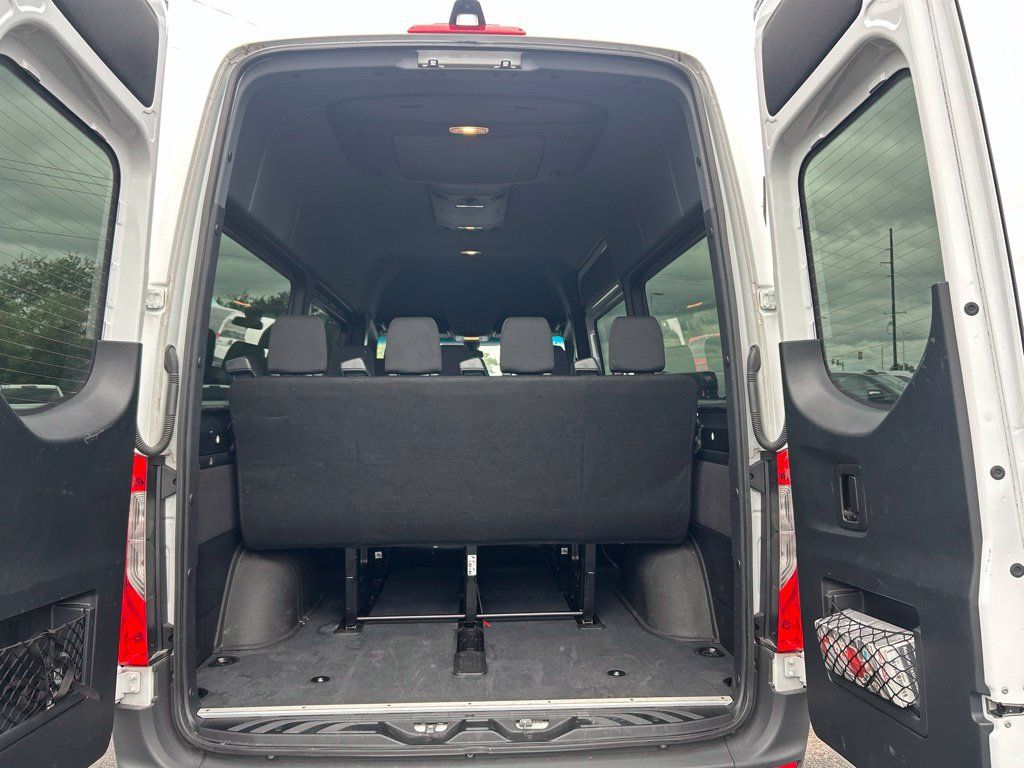 Used 2024 Mercedes-Benz Sprinter 2500 image 7