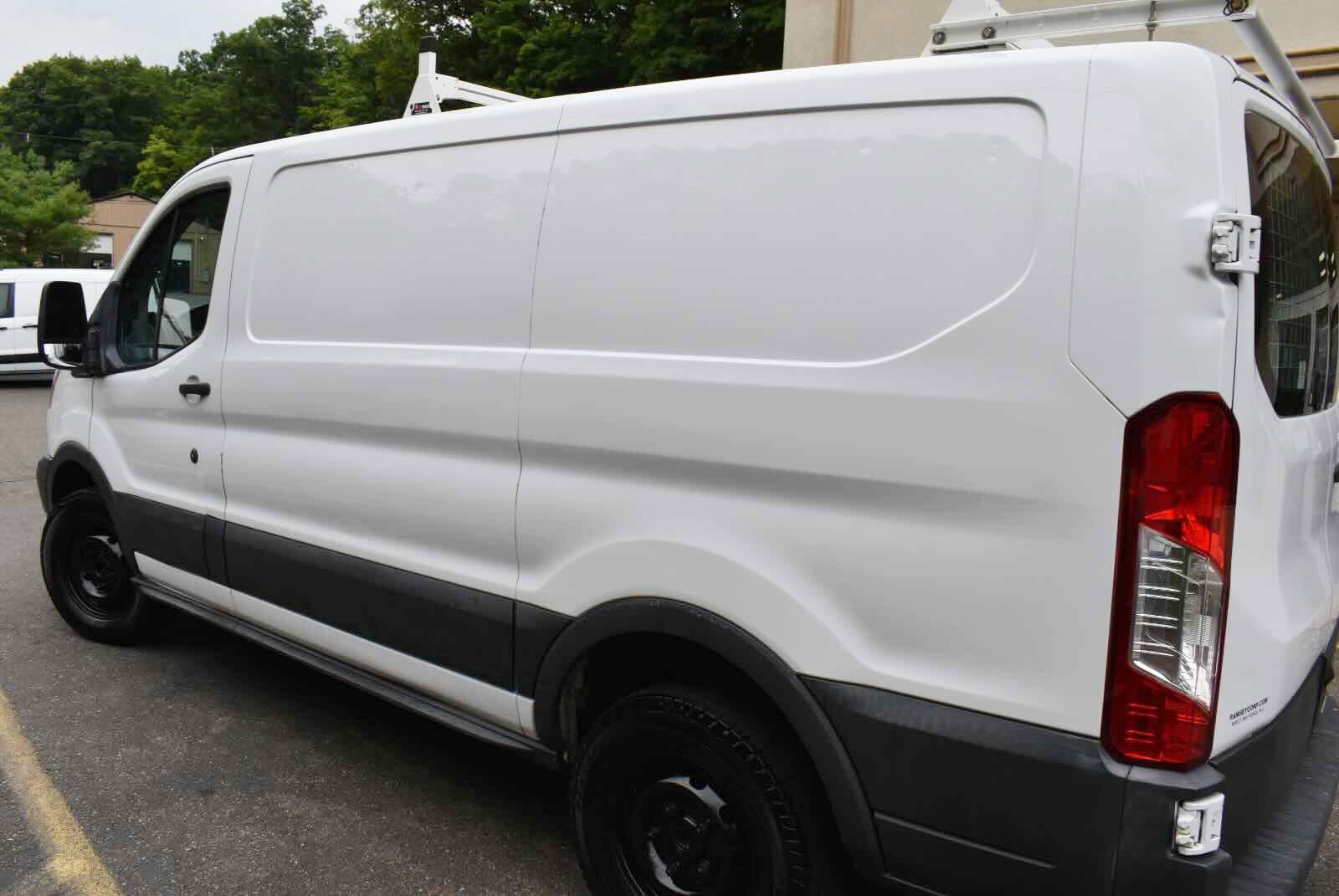 Used 2017 Ford Transit 250 130 Low Roof w/ Exterior Upgrade Package RWD image 28