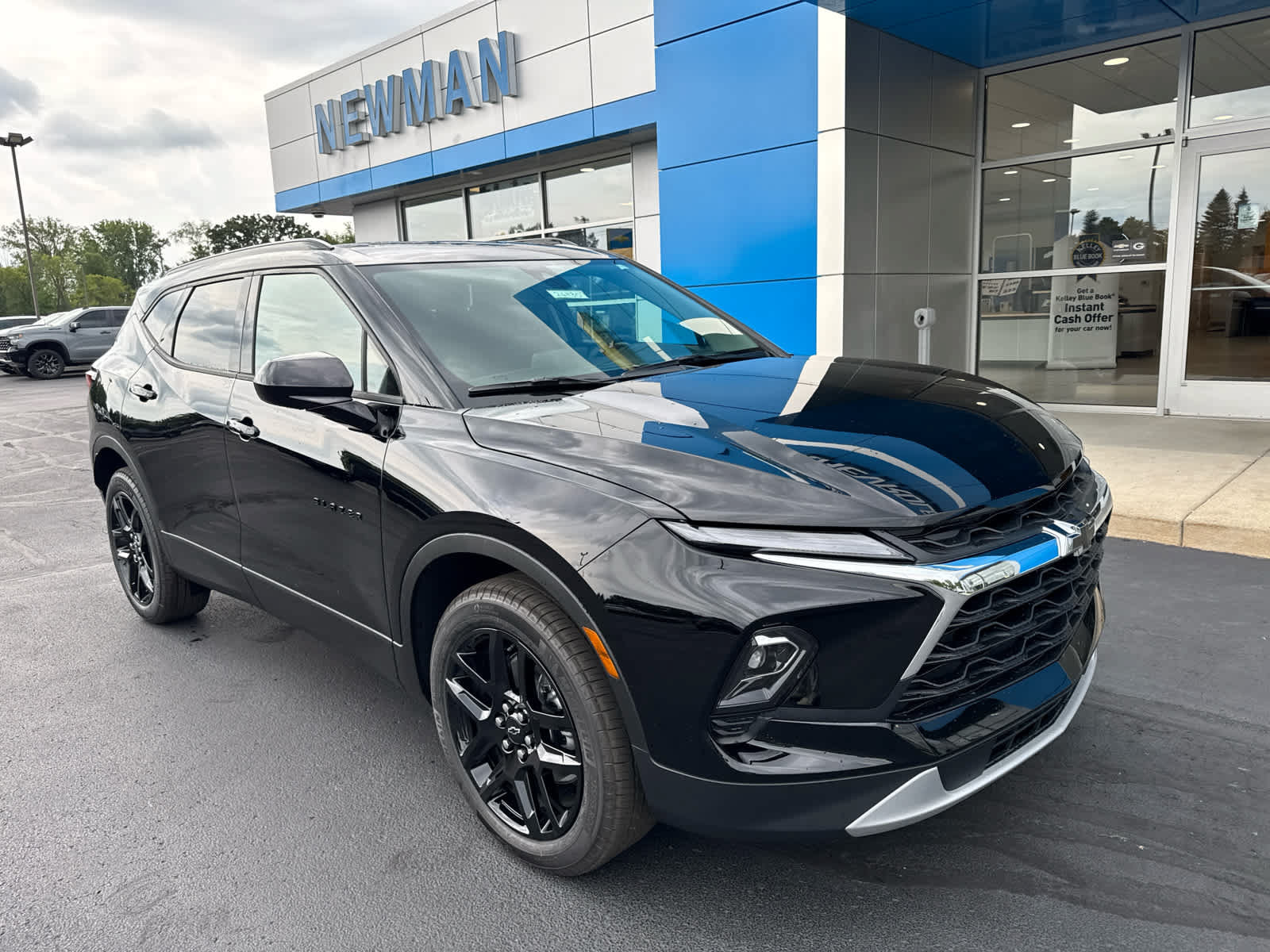 New 2026 Chevrolet Blazer LT w/ Convenience Package AWD/4WD image 1
