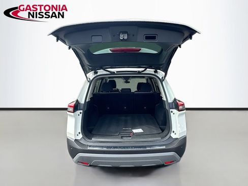 Used 2023 Nissan Rogue SV FWD image 34