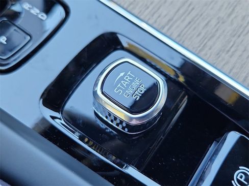 New 2026 Volvo XC60 B5 Plus w/ Protection Package Premier image 23