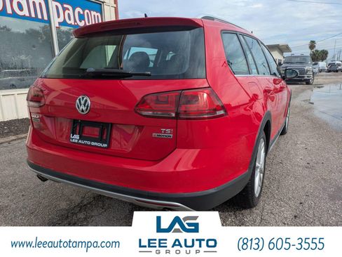 Used 2017 Volkswagen Golf Alltrack SE AWD/4WD image 3