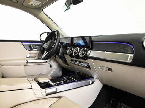 Certified 2021 Mercedes-Benz GLB 250 4MATIC image 24