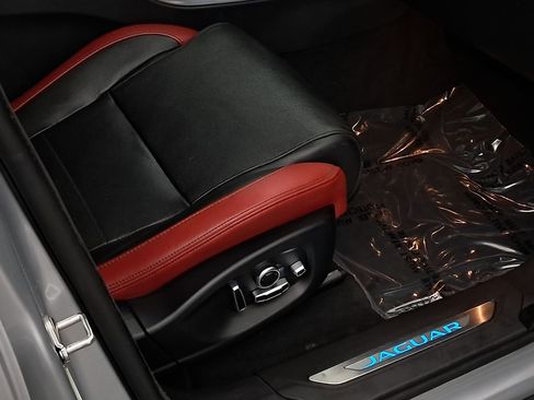 Used 2019 Jaguar F-PACE S image 37