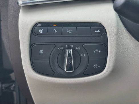 Used 2019 INFINITI QX50 Essential w/ Sensory Package FWD image 36