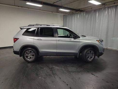 Used 2024 Honda Passport TrailSport image 9