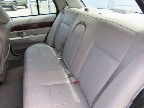Used 2005 Mercury Grand Marquis LS RWD image 10