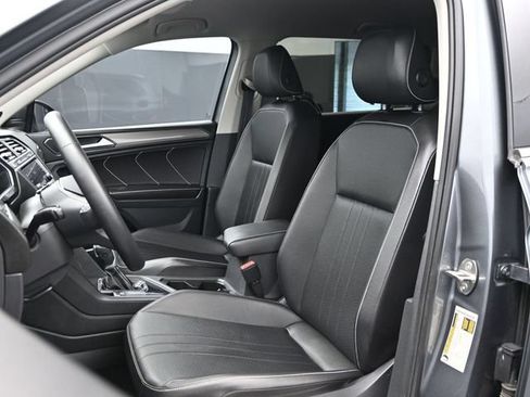 Used 2022 Volkswagen Tiguan SE FWD image 7