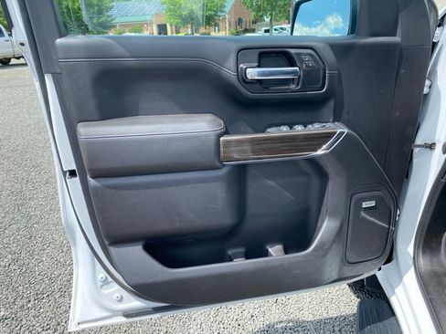 Used 2022 Chevrolet Silverado 1500 LT Trail Boss w/ LT Trail Boss Premium Package AWD/4WD image 10