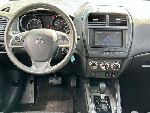 Used 2021 Mitsubishi Outlander Sport ES image 3