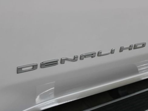 Used 2020 GMC Sierra 2500 Denali w/ Denali Ultimate Package AWD/4WD image 16