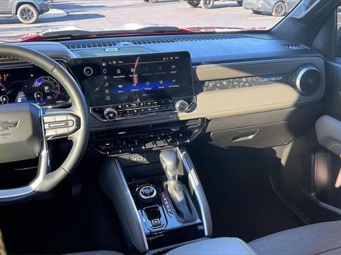 Used 2024 Chevrolet Colorado ZR2 w/ ZR2 Convenience Package III image 6