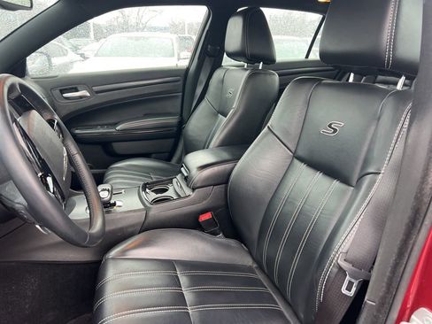 Used 2014 Chrysler 300 S w/ Luxury Group image 21