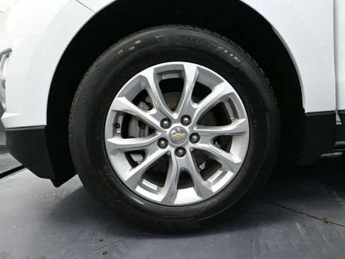 Used 2021 Chevrolet Equinox LS w/ LS Convenience Package image 17