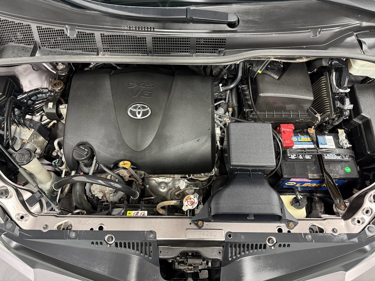 Used 2019 Toyota Sienna L FWD image 24