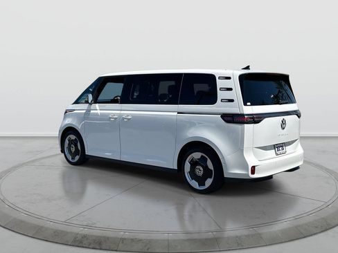 Used 2025 Volkswagen ID. Buzz Pro S RWD image 6