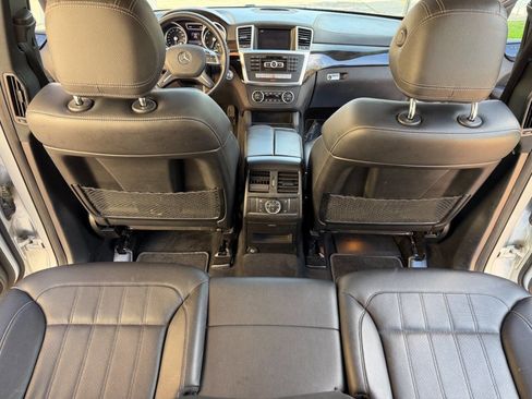 Used 2016 Mercedes-Benz GL 450 4MATIC w/ Premium I Package image 23