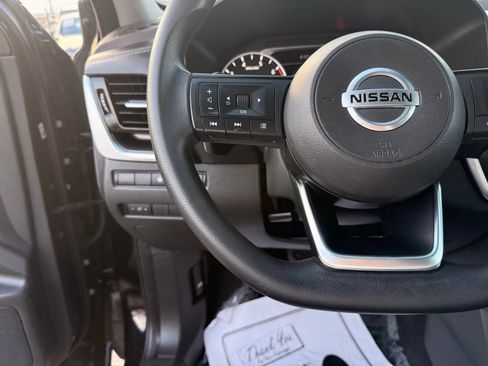 Used 2021 Nissan Rogue SV FWD image 18