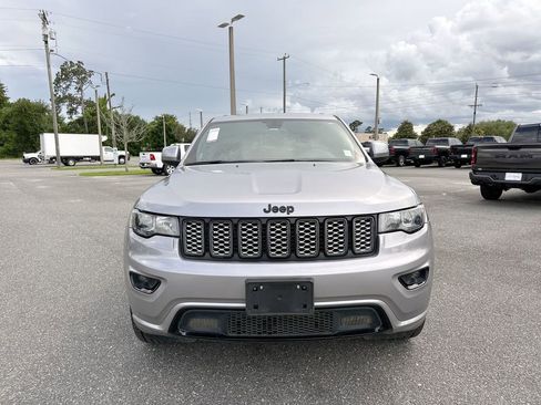 Used 2017 Jeep Grand Cherokee Altitude RWD image 8
