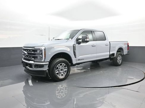 Used 2026 Ford F250 Lariat w/ FX4 Off-Road Package AWD/4WD image 4