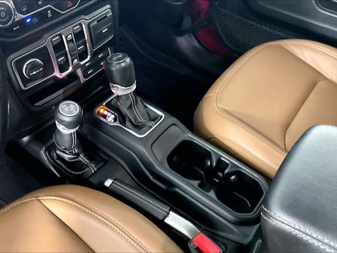 Used 2022 Jeep Wrangler Unlimited Sahara w/ Cold Weather Group image 16