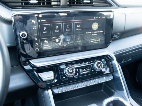 Used 2024 GMC Sierra 1500 Denali image 3