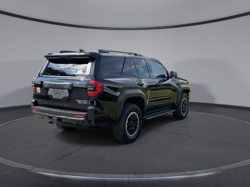 Certified 2025 Toyota 4Runner TRD Off-Road Premium AWD/4WD image 8