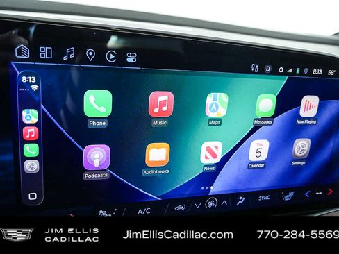 Used 2025 Chevrolet Suburban LT image 15