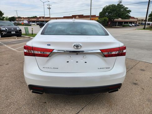 Used 2015 Toyota Avalon Limited FWD image 4