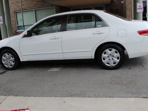 Used 2004 Honda Accord LX image 3