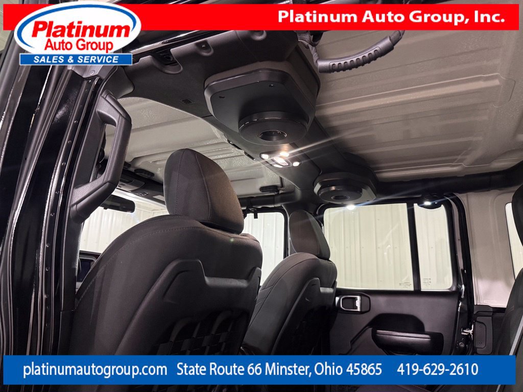 Used 2021 Jeep Wrangler Unlimited Rubicon w/ Dual Top Group AWD/4WD image 29