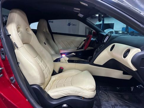 Used 2015 Nissan GT-R Premium AWD/4WD image 15