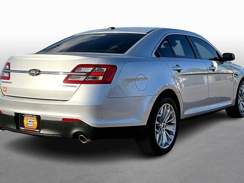 Used 2017 Ford Taurus Limited image 2