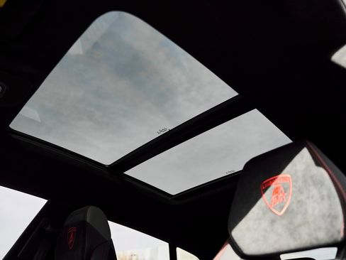 Used 2023 Lamborghini Urus Performante image 47