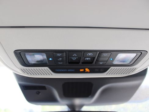 Used 2025 Ford Expedition Platinum image 25